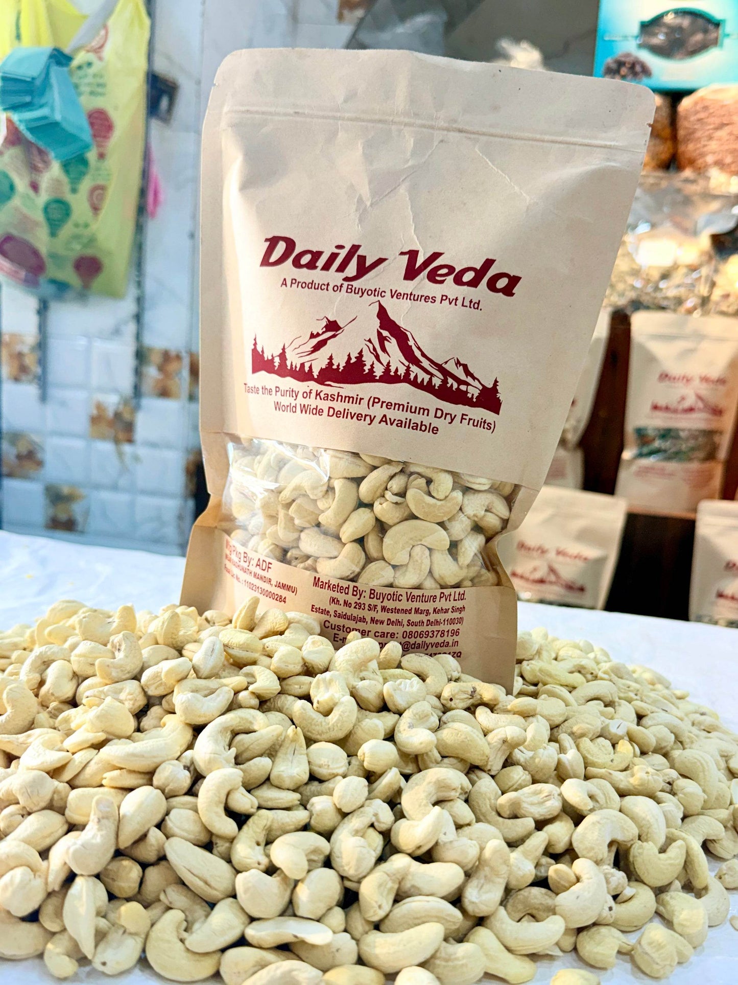 Daily Veda Cashew Nut (Kaju) - W 320 - ZEDIF